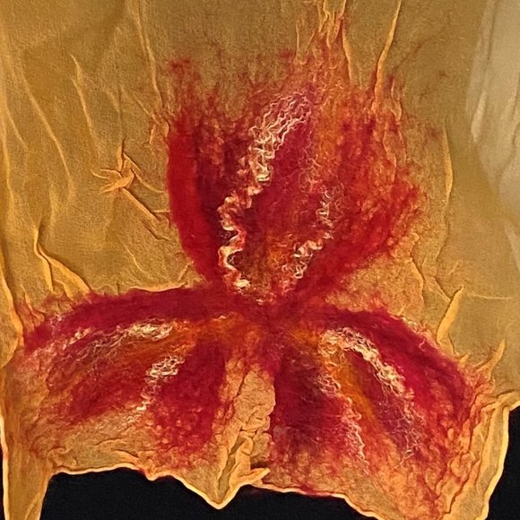 Silk scarf with wool embroidered print - Picture 2 of 4